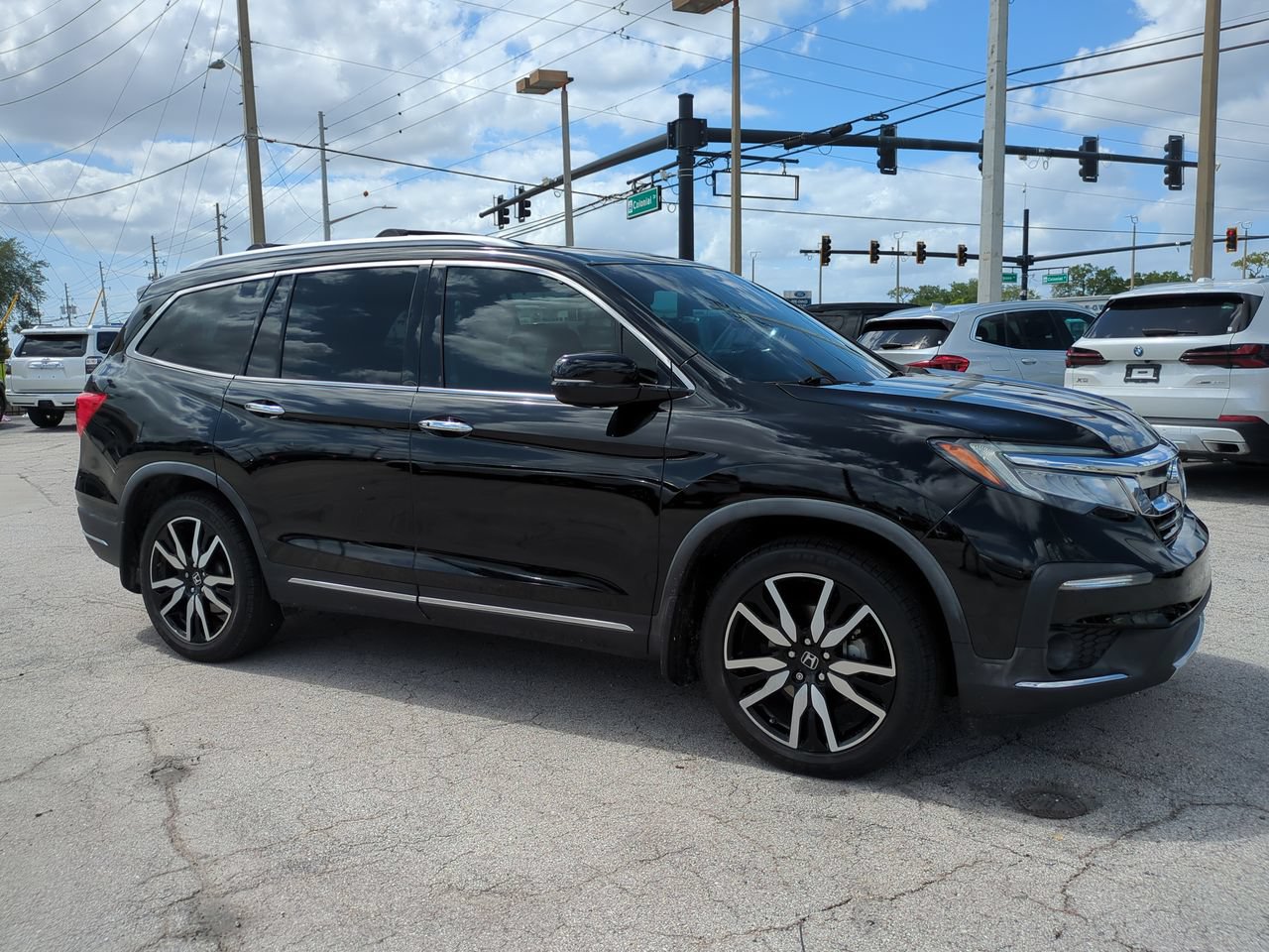 Used 2020 Honda Pilot Touring image 1