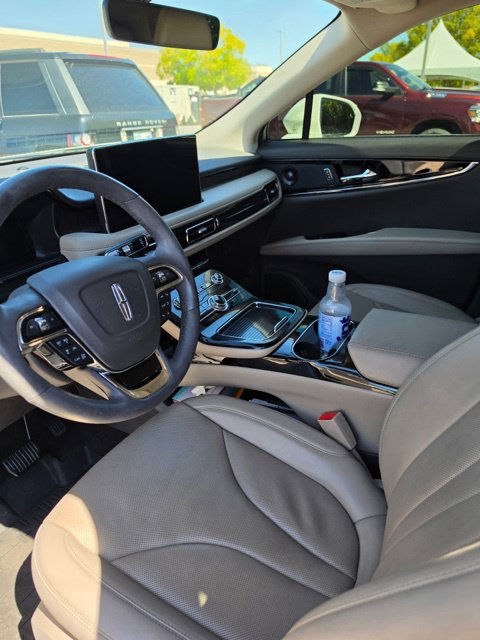 Used 2022 Lincoln Nautilus Reserve FWD image 3