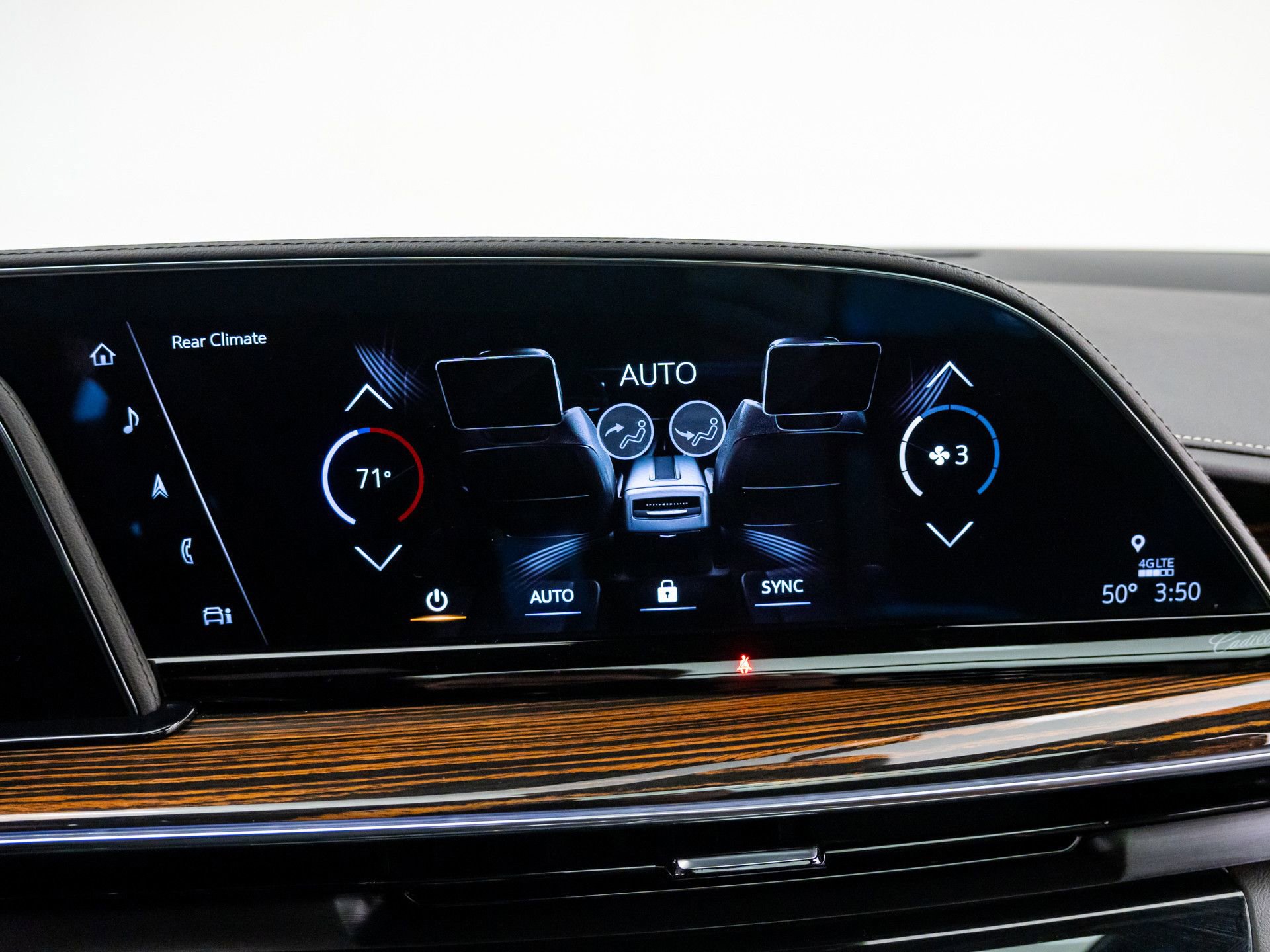 Certified 2024 Cadillac Escalade Premium Luxury AWD/4WD image 29