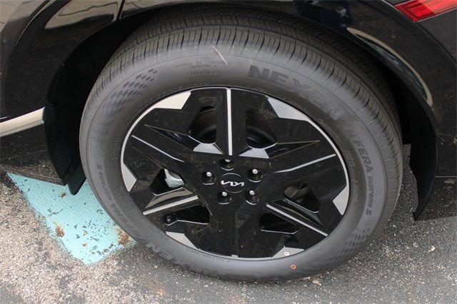 New 2025 Kia EV6 Wind image 18