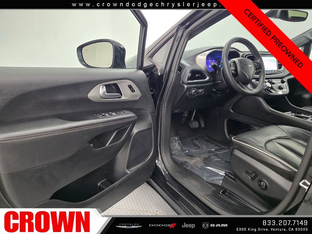 Certified 2024 Chrysler Pacifica Premium image 25