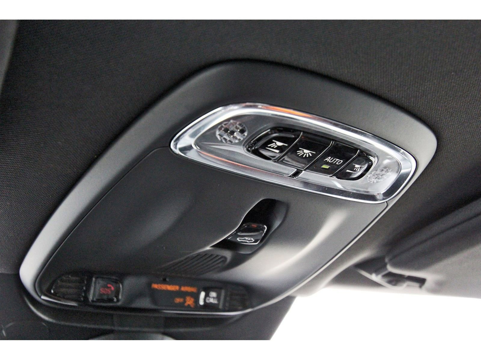 Used 2016 Volvo XC90 T6 Momentum w/ Momentum Plus Package AWD/4WD image 23