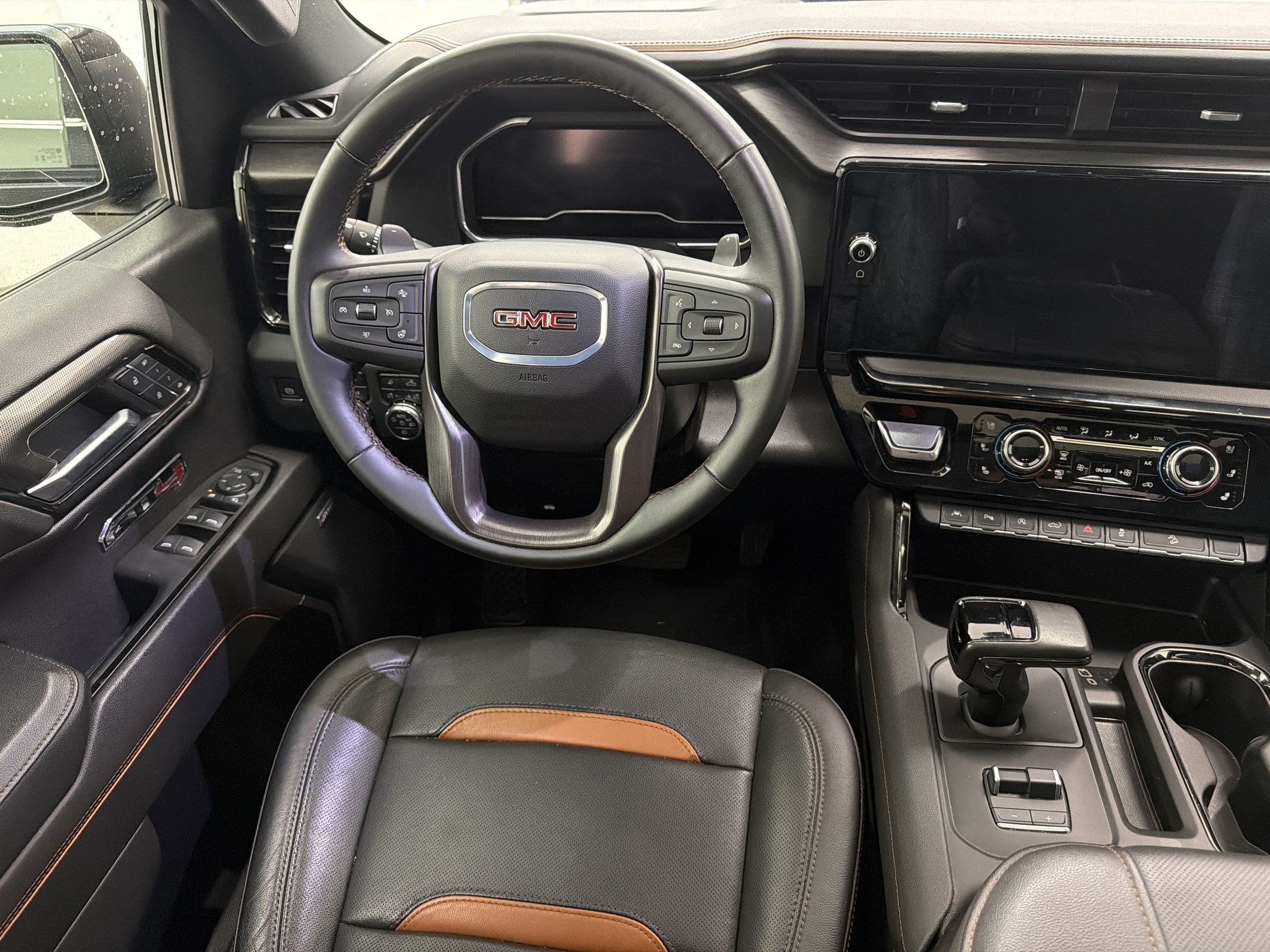 Used 2024 GMC Sierra 1500 AT4 w/ Technology Package AWD/4WD image 30