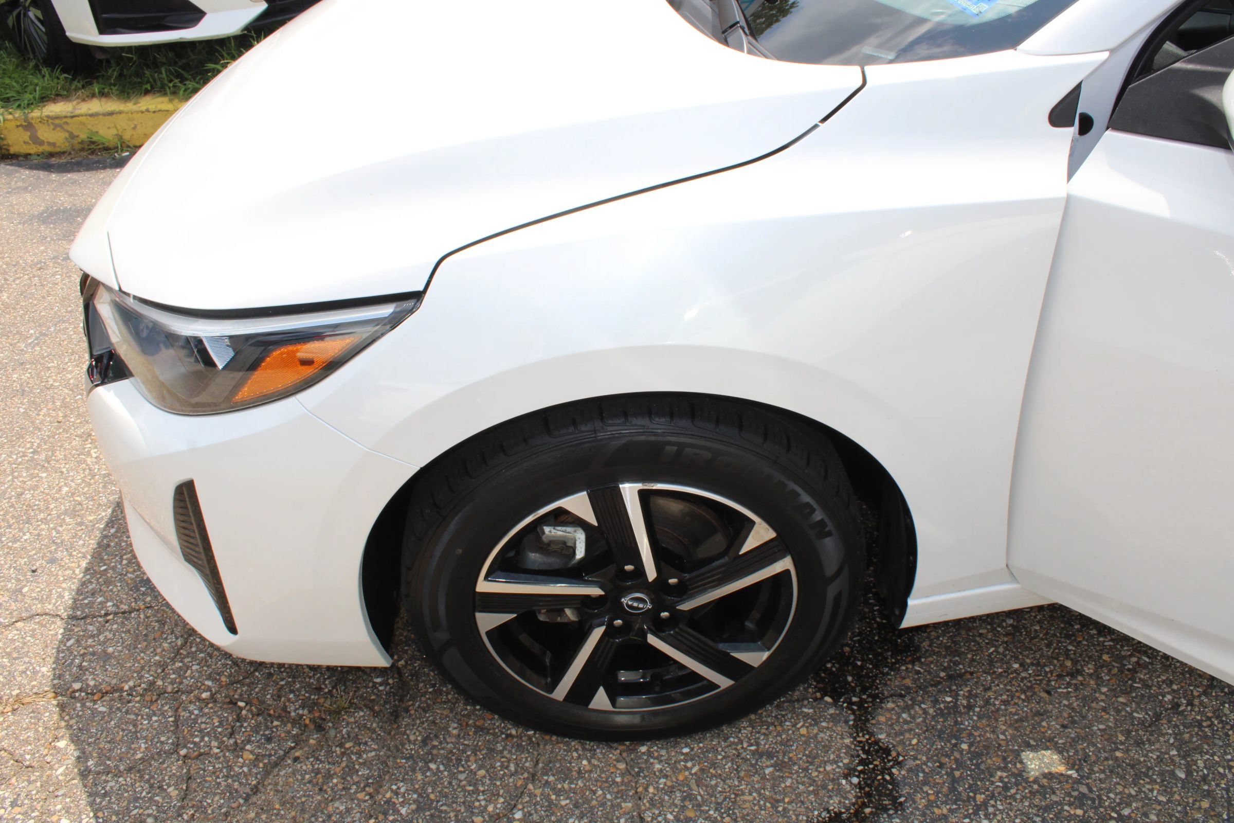Used 2024 Nissan Sentra SV FWD image 26