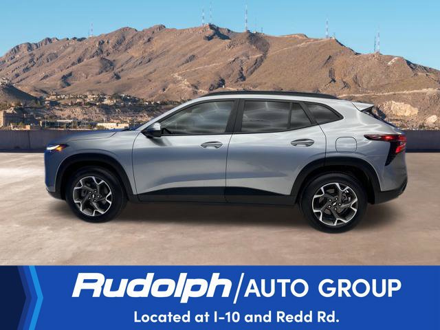 Used 2024 Chevrolet Trax LT w/ Driver Confidence Package FWD image 2