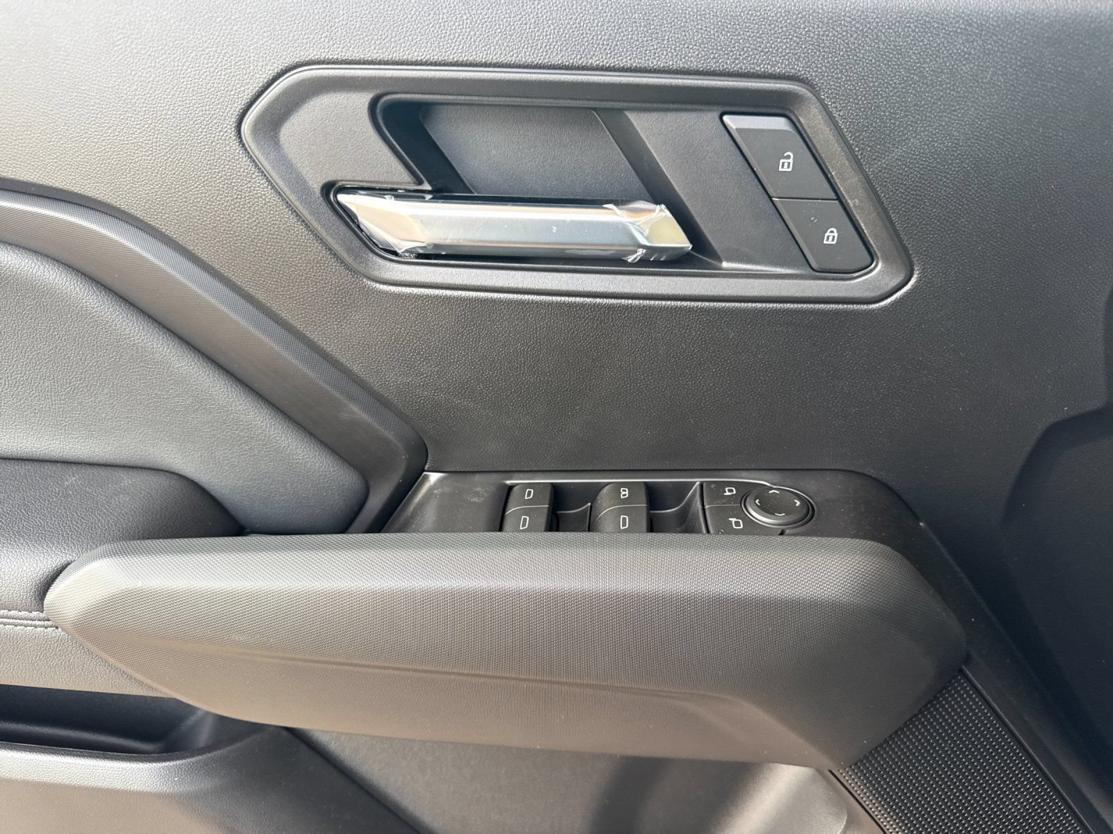 New 2026 GMC Canyon Elevation w/ Technology Package RWD image 11