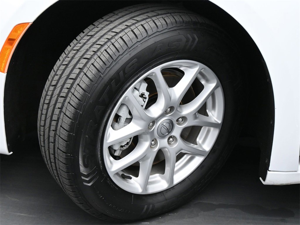 Used 2017 Chrysler Pacifica Touring-L image 17