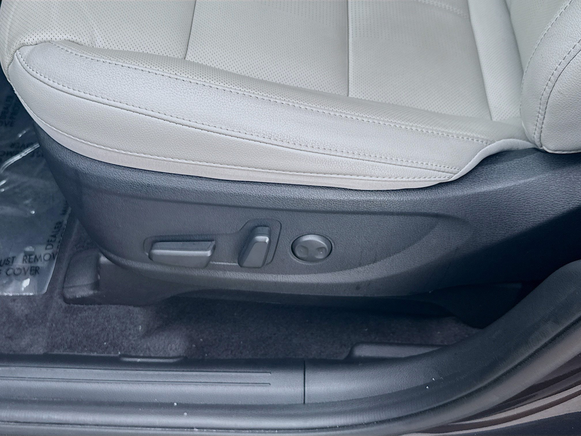 Used 2025 Kia Telluride EX w/ EX Captain's Chair Package FWD image 18