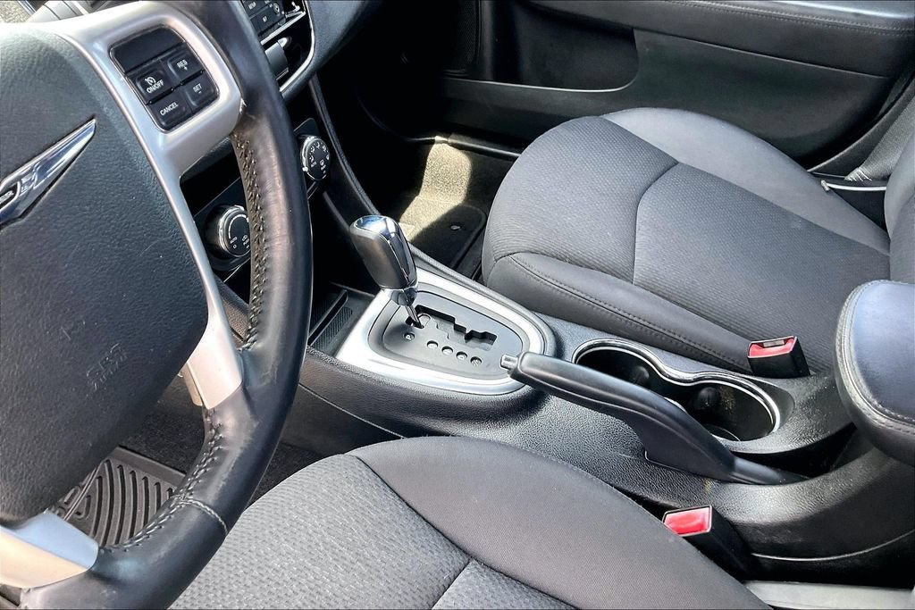 Used 2013 Chrysler 200 Touring w/ S Exterior Appearance Pkg FWD image 14