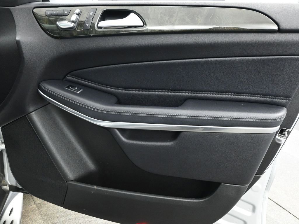 Used 2017 Mercedes-Benz GLS 550 4MATIC image 21