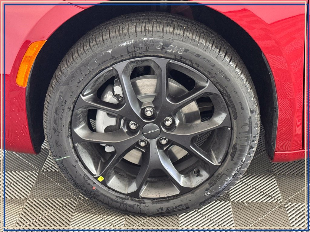 New 2027 Chrysler Pacifica Select AWD/4WD image 12