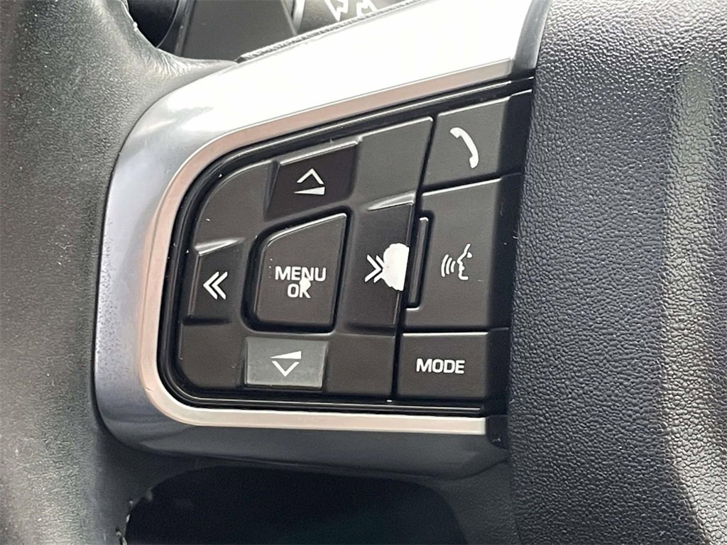 Used 2015 Land Rover Discovery Sport HSE image 24