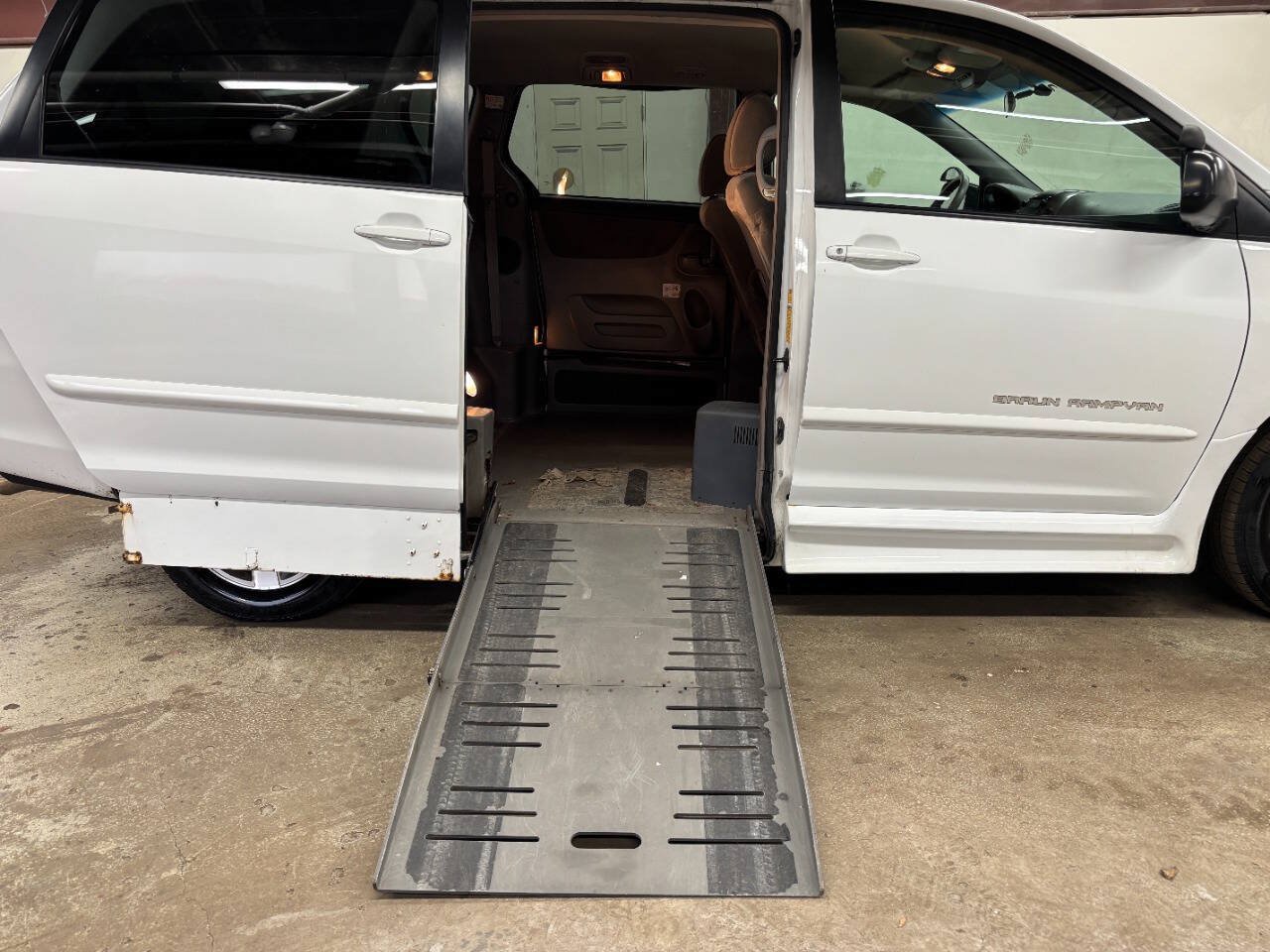 Used 2010 Toyota Sienna LE