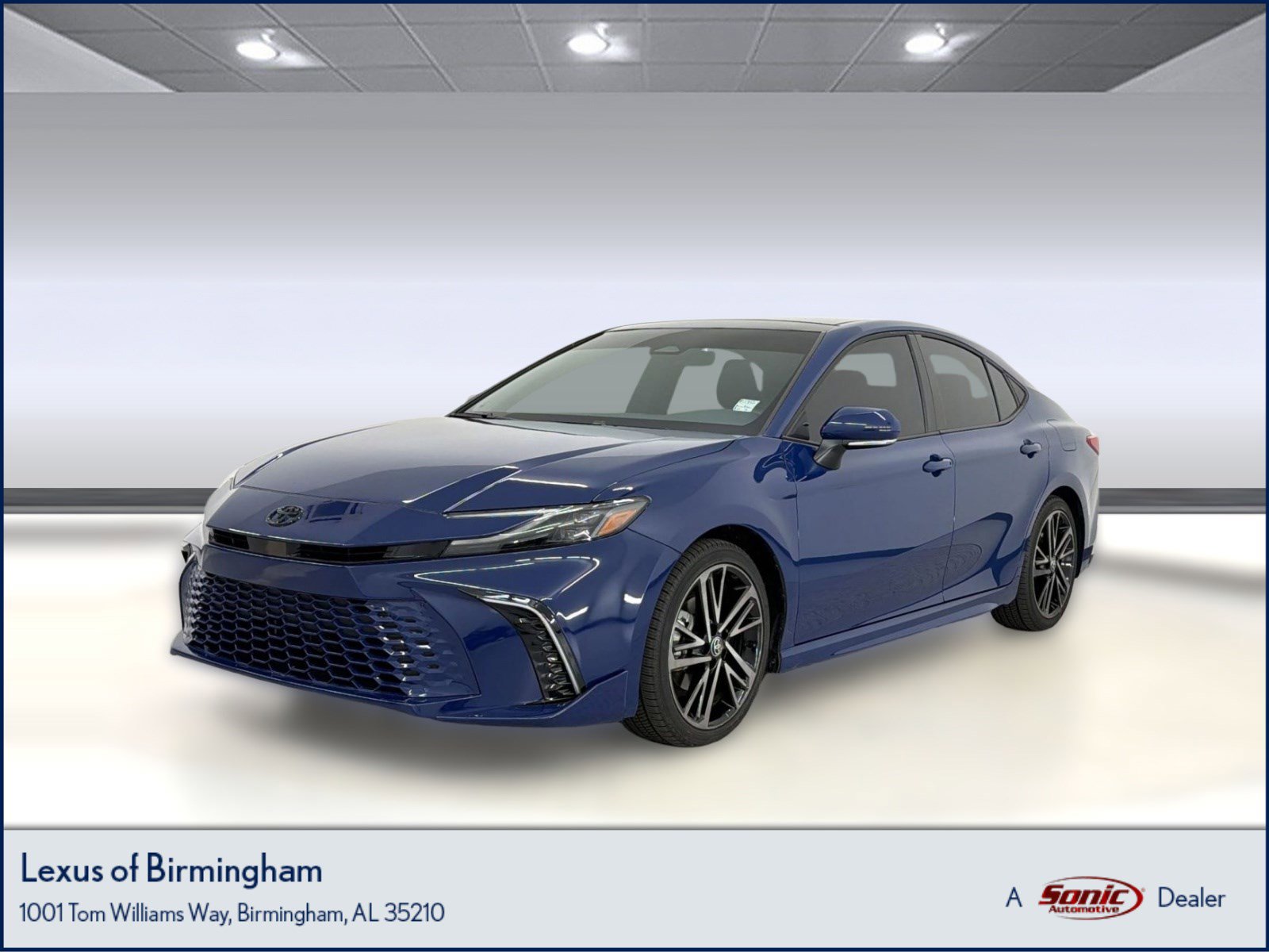 Used 2025 Toyota Camry XSE FWD image 1