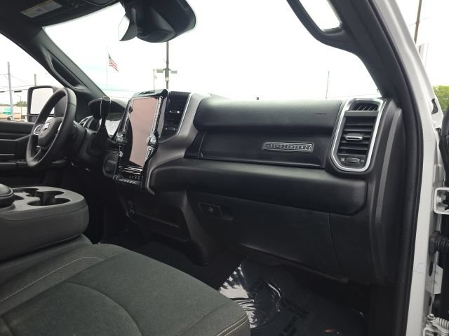 Used 2025 RAM 2500 Big Horn AWD/4WD image 32