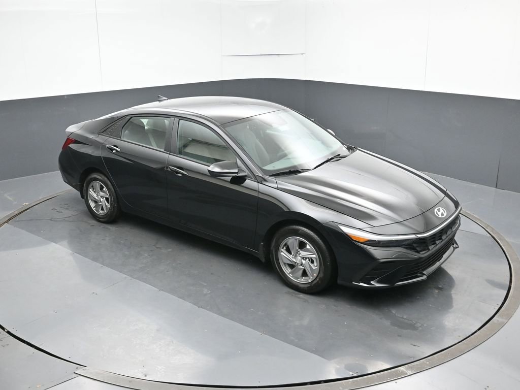 New 2026 Hyundai Elantra SE image 23