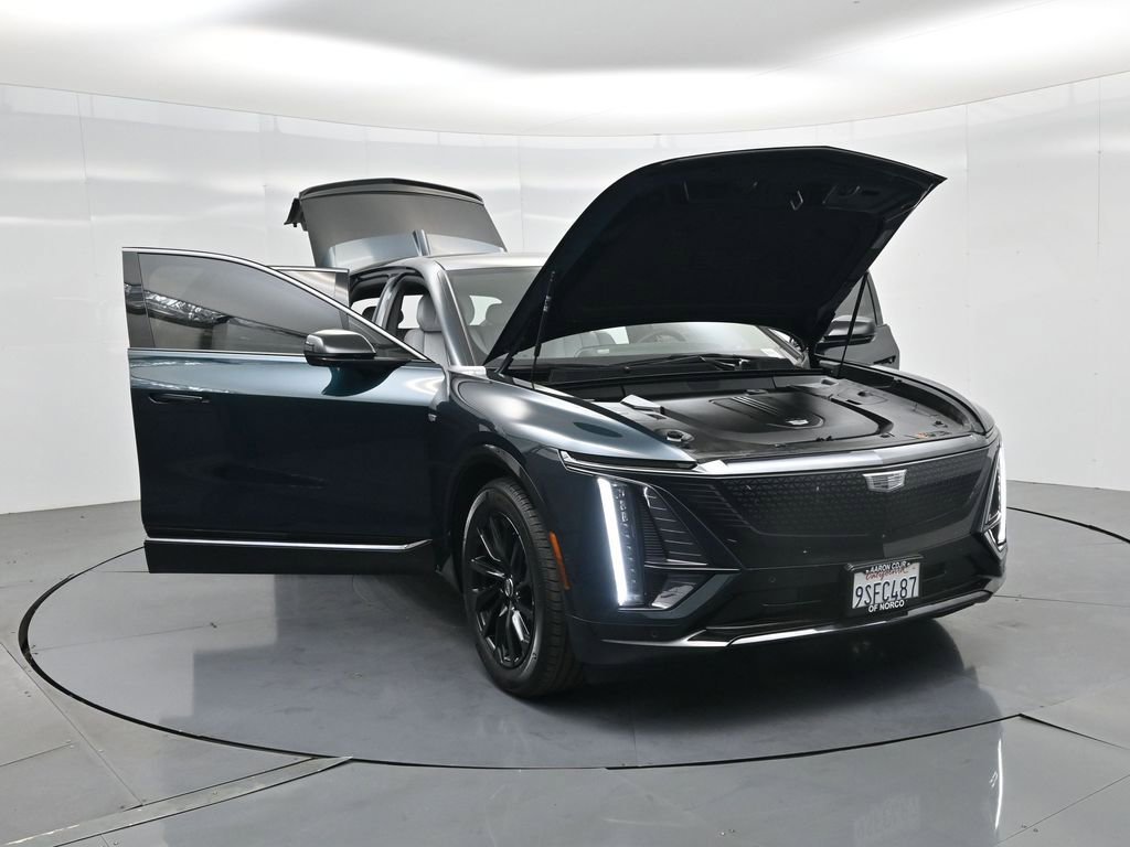 Used 2024 Cadillac Lyriq Sport image 36