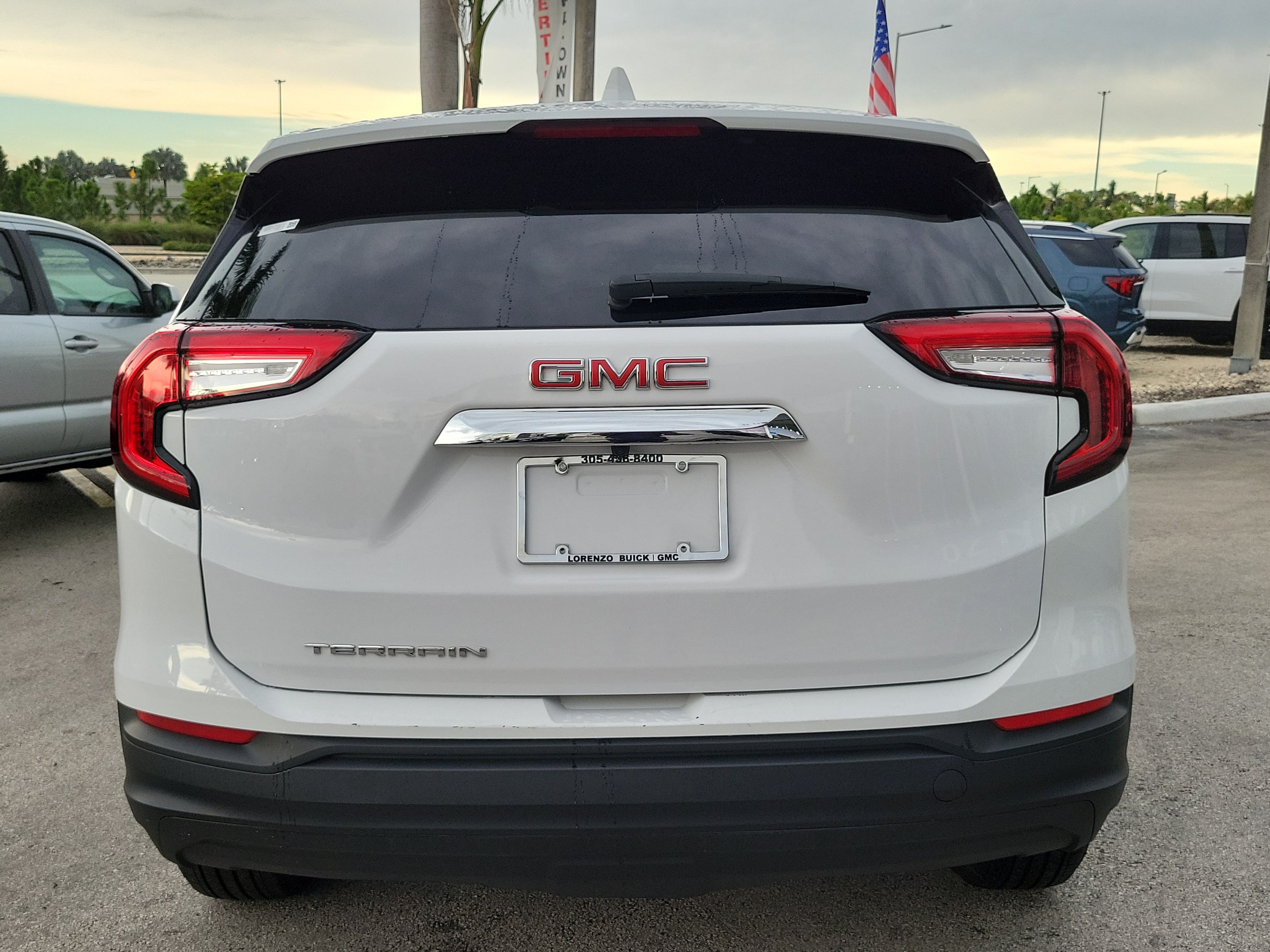 Used 2024 GMC Terrain SLE FWD image 6