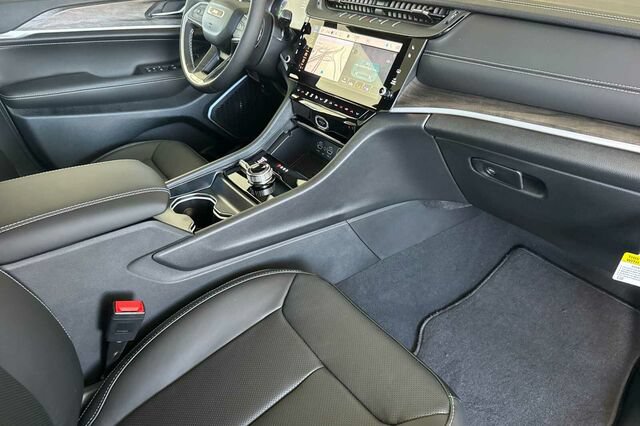 New 2026 Jeep Grand Cherokee L Limited AWD/4WD image 14