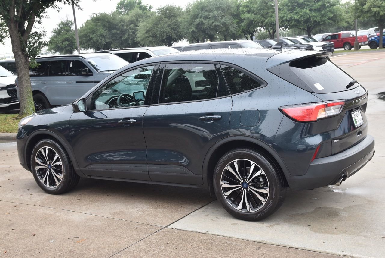 Used 2022 Ford Escape SE w/ SE Sport Appearance Package FWD image 11