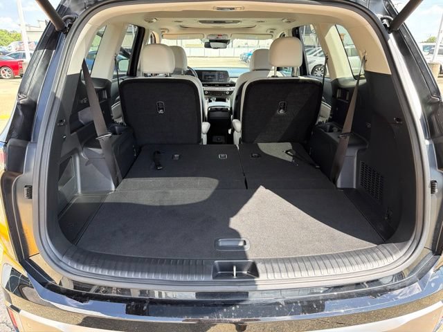 Used 2025 Kia Telluride EX w/ EX Captain's Chair Package FWD image 33