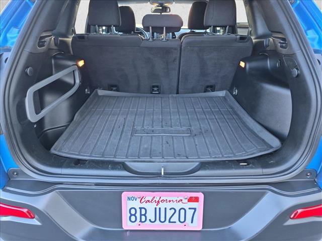 Used 2018 Jeep Cherokee Latitude w/ Altitude Package FWD image 6