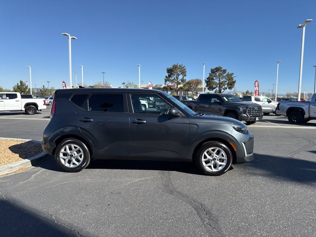 Used 2025 Kia Soul LX w/ LX Technology Package image 5