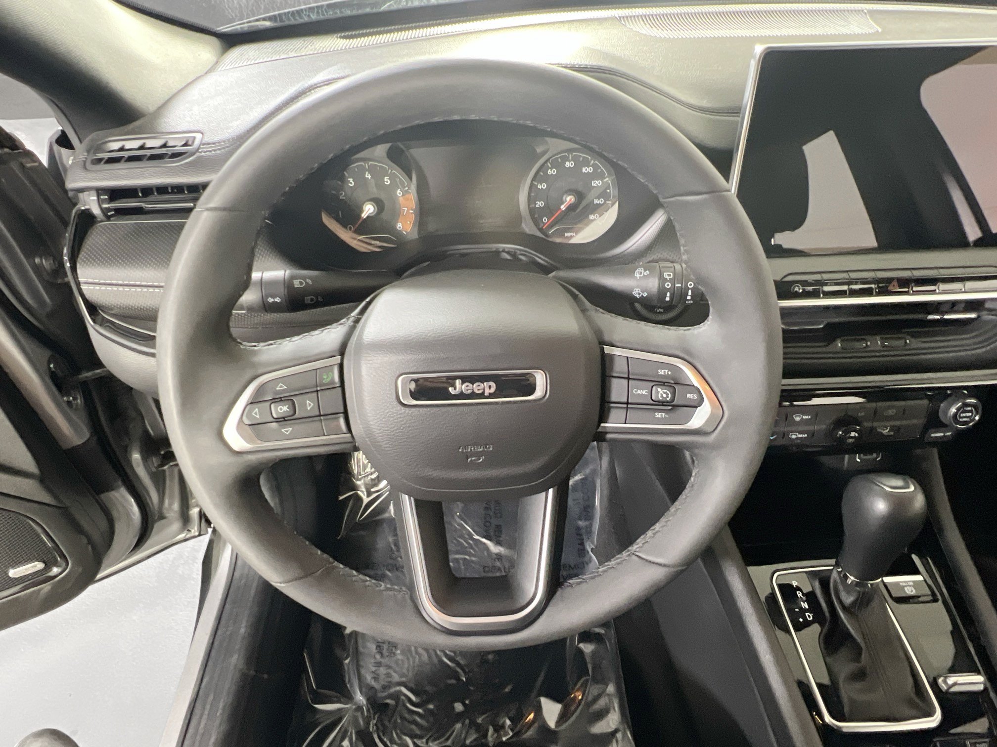 Used 2022 Jeep Compass Latitude w/ Sun and Sound Group AWD/4WD image 11
