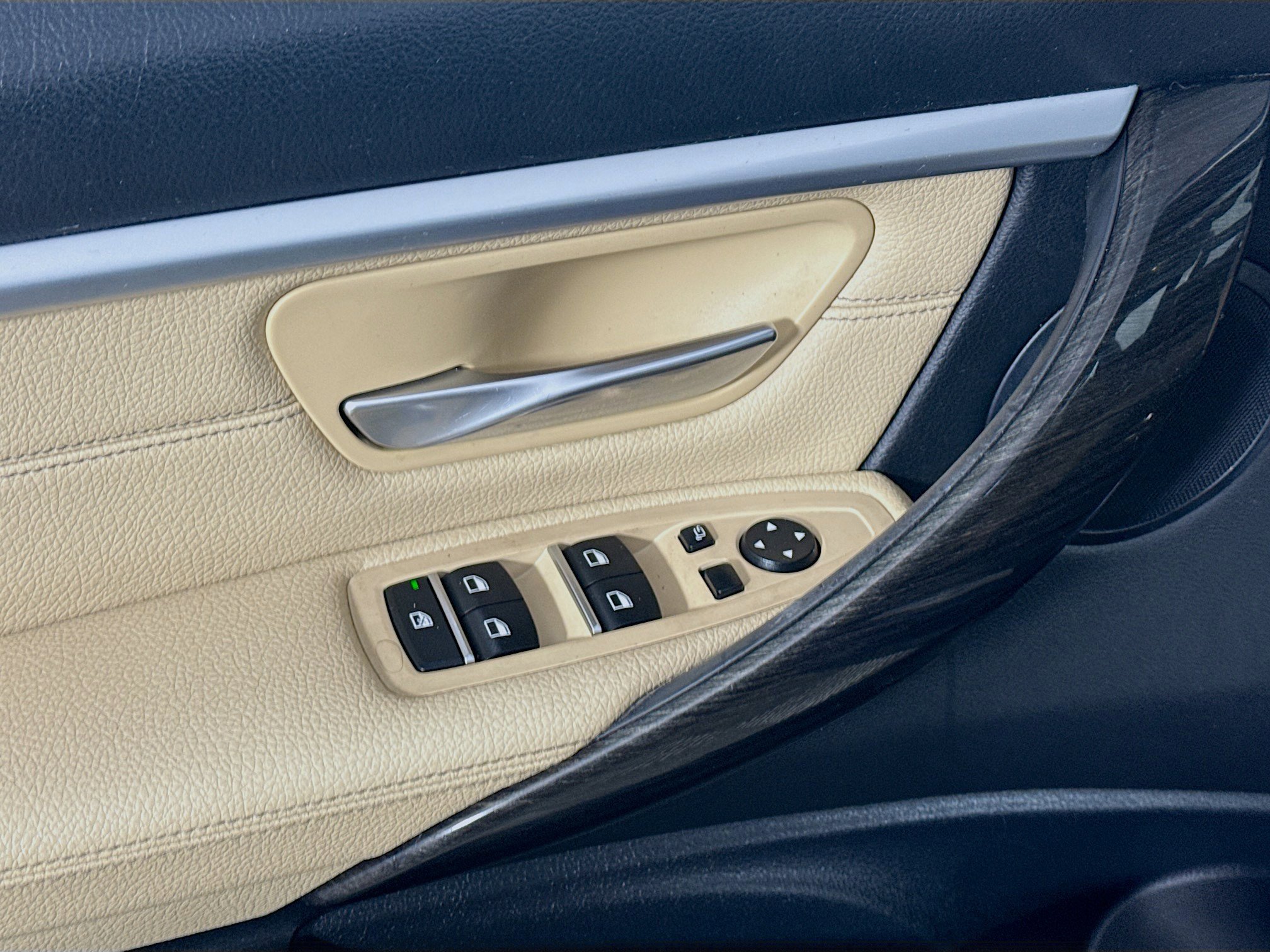 Used 2017 BMW 330e image 24