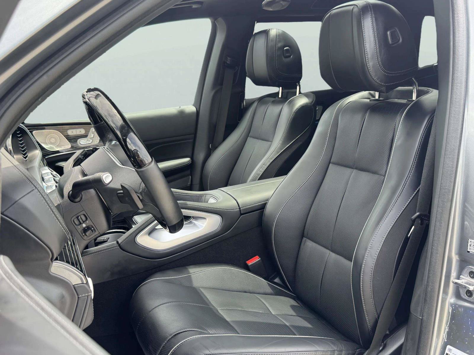 Used 2022 Mercedes-Benz Maybach GLS 600 4MATIC image 34