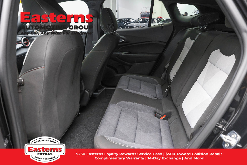 Used 2024 Chevrolet Trax RS FWD image 21