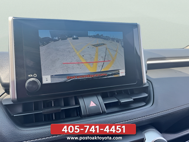 Used 2025 Toyota RAV4 XLE FWD image 25