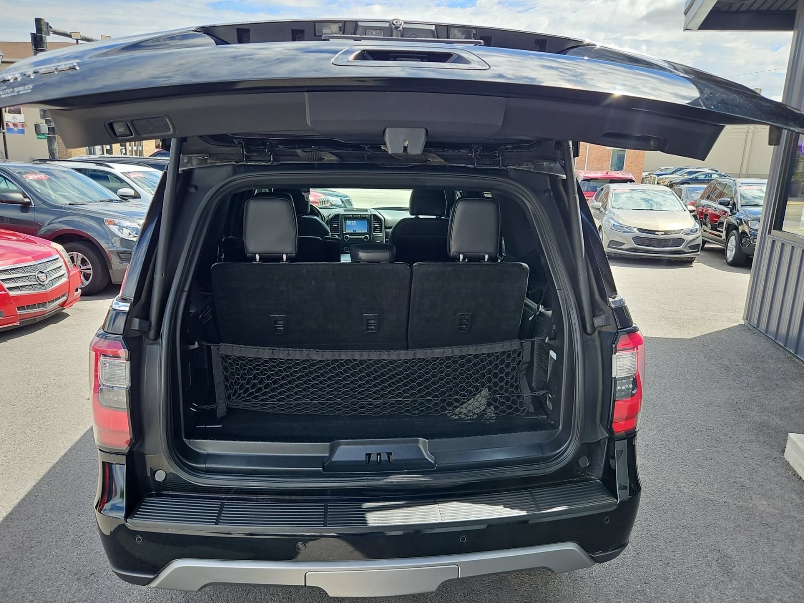 Used 2018 Ford Expedition Limited w/ Equipment Group 301A AWD/4WD image 19
