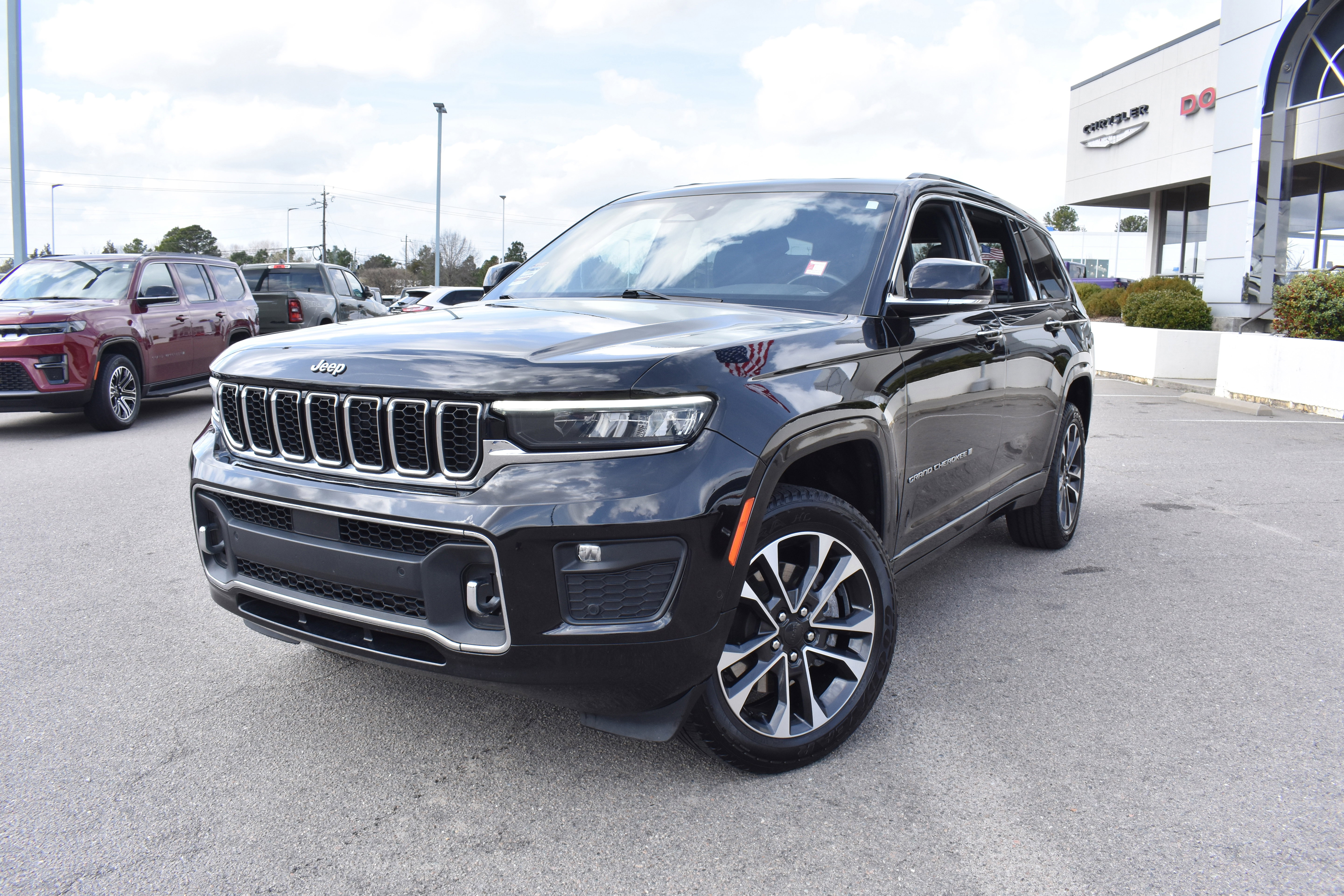Used 2021 Jeep Grand Cherokee L Overland w/ Luxury Tech Group IV image 5