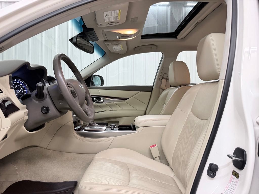 Used 2019 INFINITI Q70 L 3.7 RWD image 10