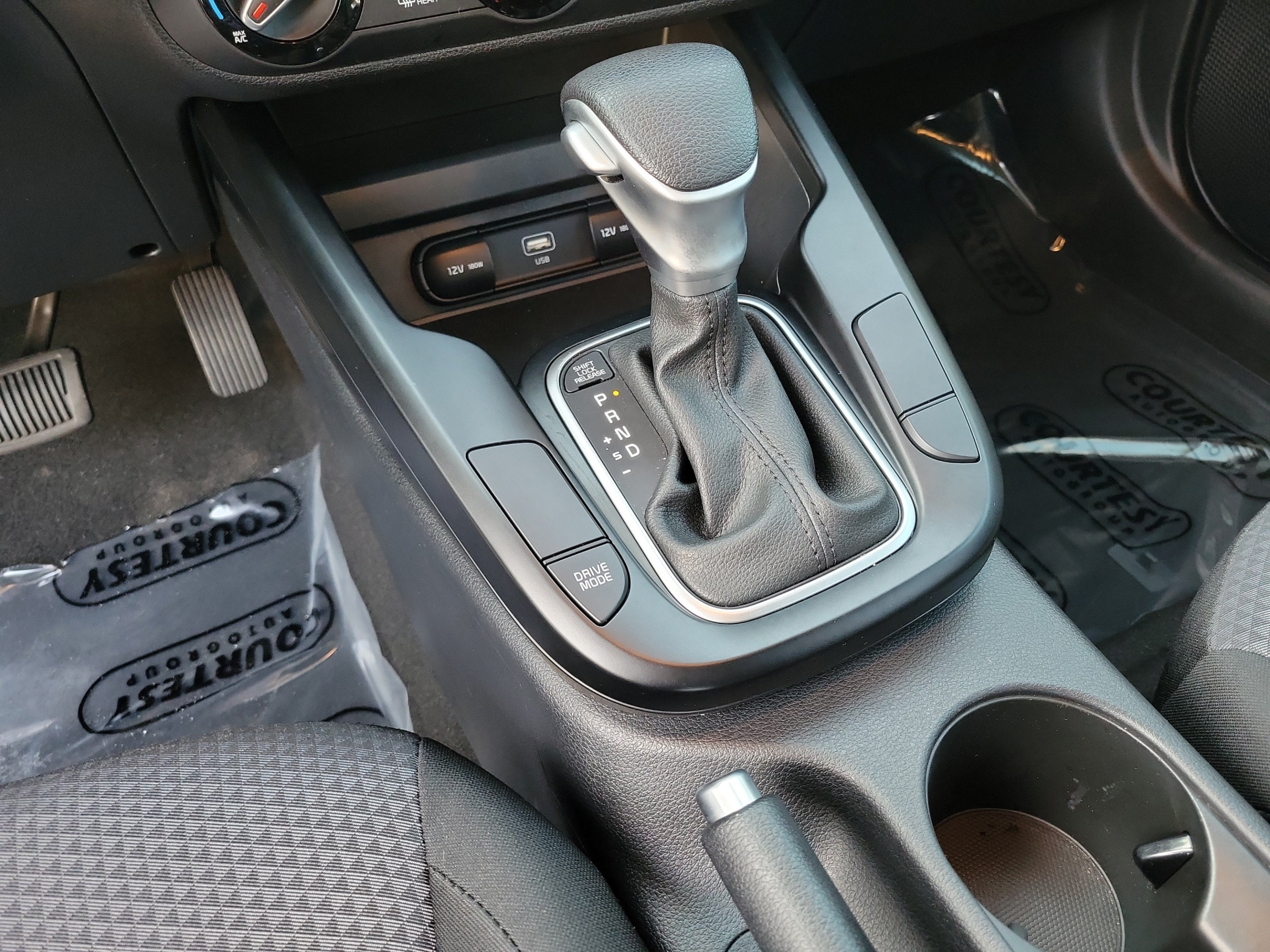 Certified 2025 Kia Soul LX w/ LX Technology Package FWD image 21