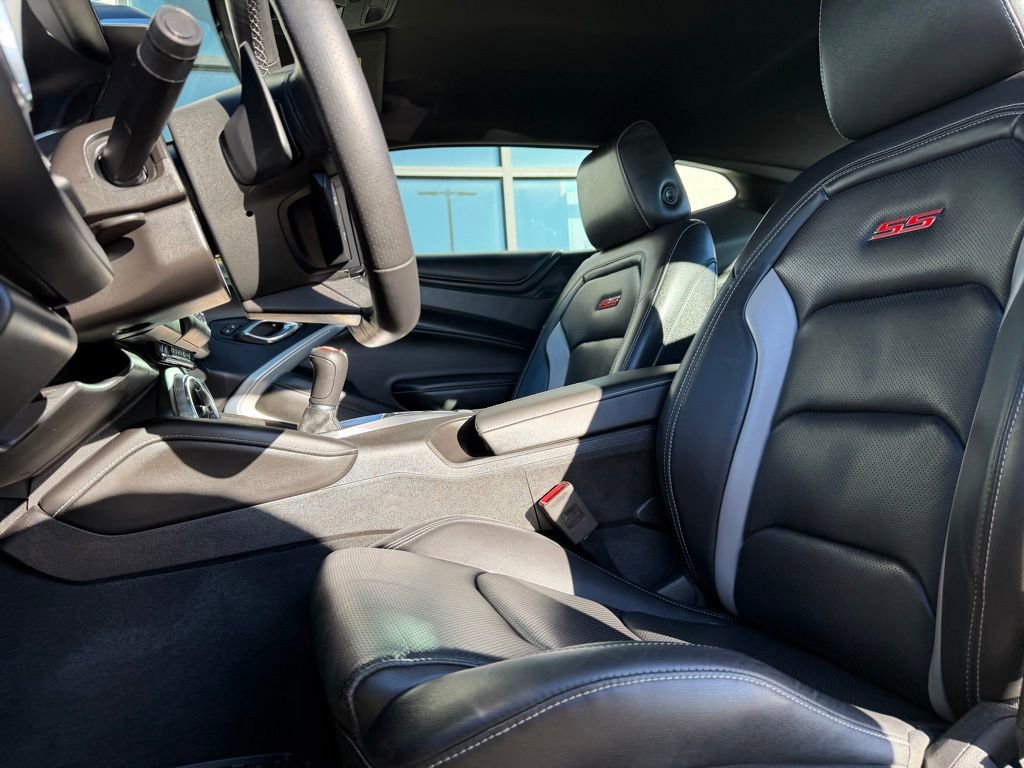 Used 2017 Chevrolet Camaro SS image 10