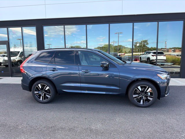 New 2027 Volvo XC60 B5 Core AWD/4WD image 2