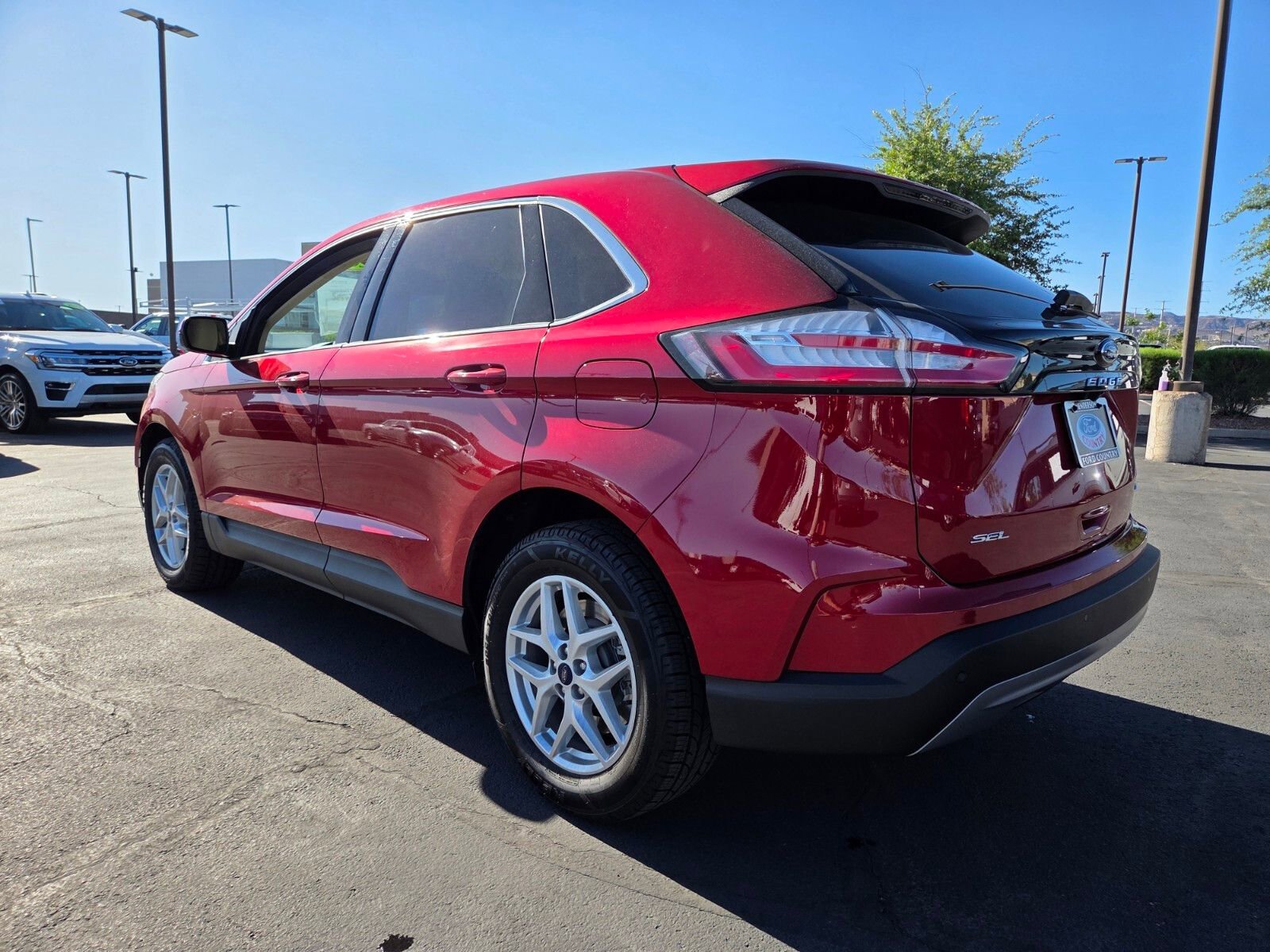 Certified 2022 Ford Edge SEL w/ Convenience Package image 4