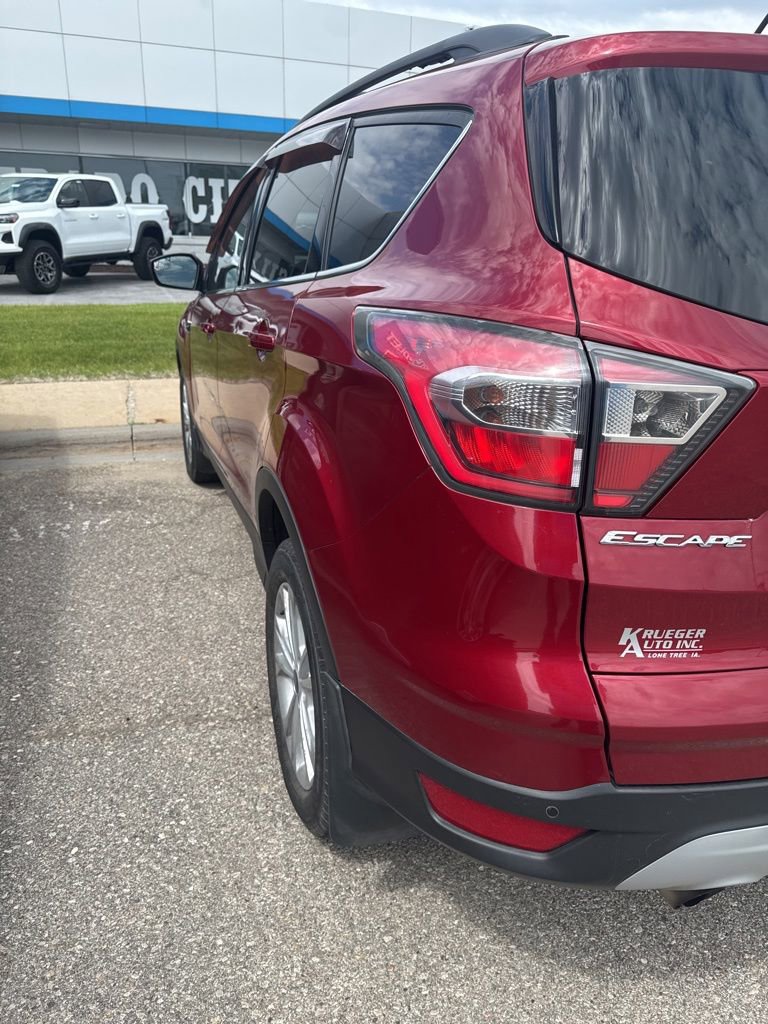 Used 2017 Ford Escape SE w/ Equipment Group 201A AWD/4WD image 4