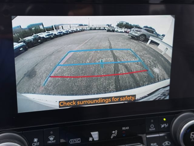 Used 2023 Toyota Highlander XLE AWD/4WD image 19