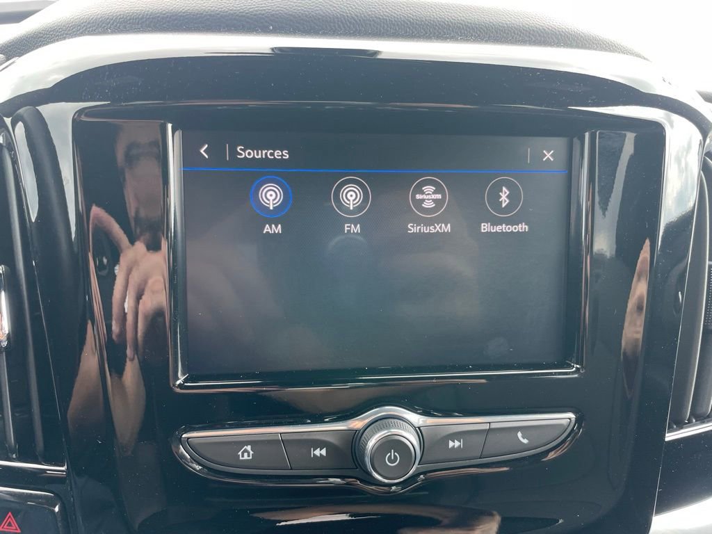 Used 2023 Chevrolet Traverse LT image 16