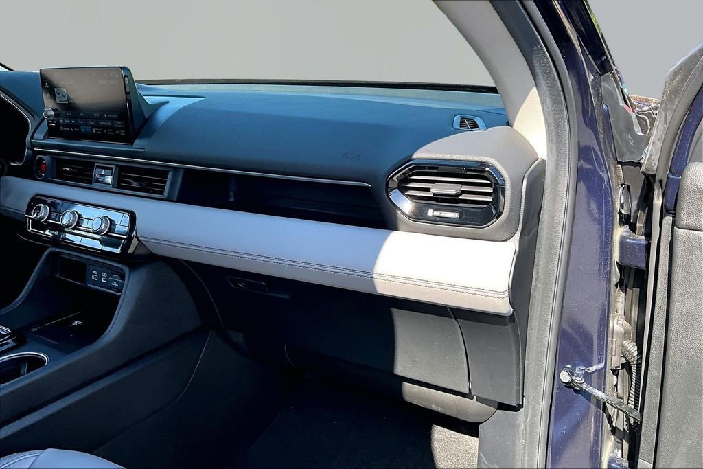Used 2025 Honda Pilot Touring image 21