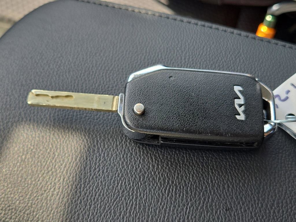 Certified 2023 Kia Soul LX image 32