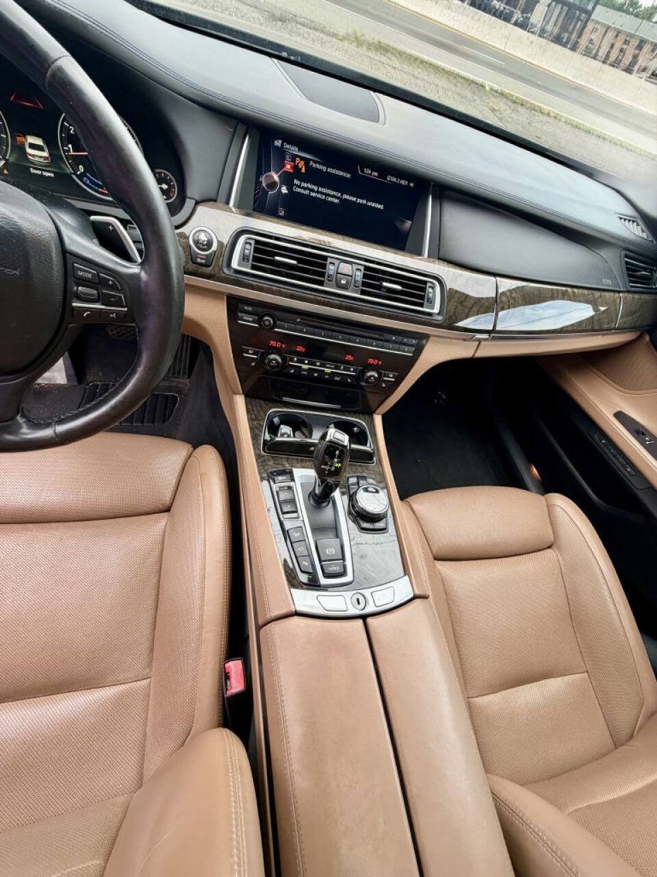 Used 2015 BMW 750Li xDrive AWD/4WD image 17