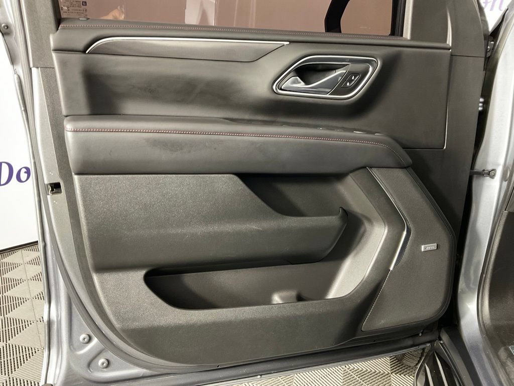 Used 2021 Chevrolet Suburban RST RWD image 12