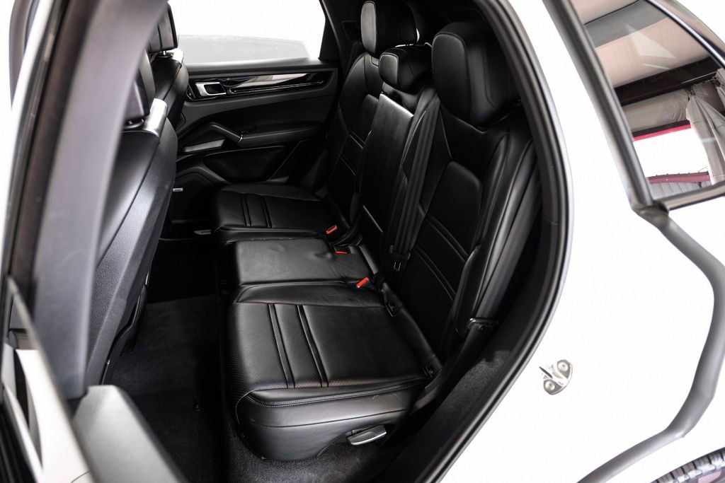 Used 2019 Porsche Cayenne S image 44