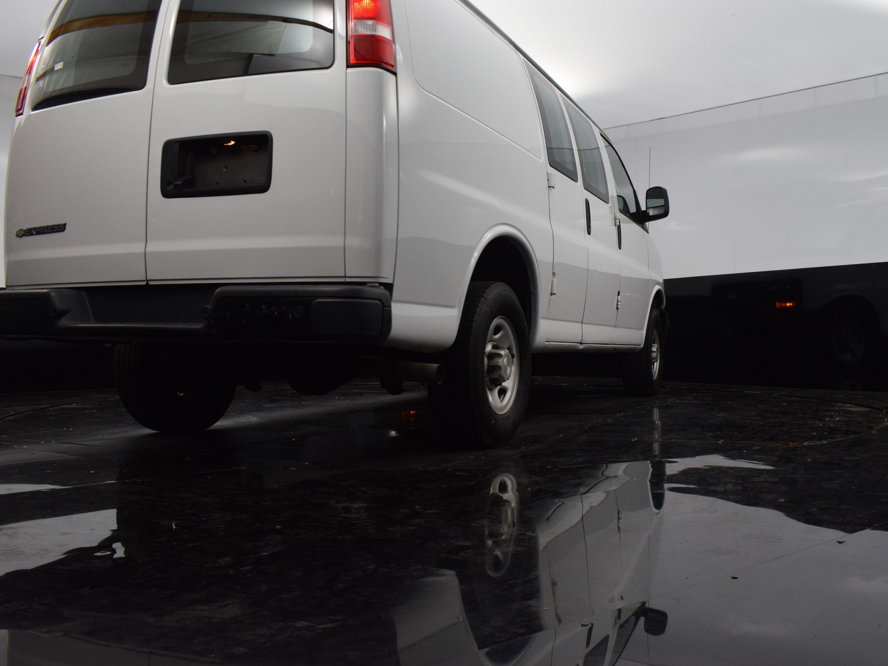 Used 2022 Chevrolet Express 2500 w/ Driver Convenience Package image 21