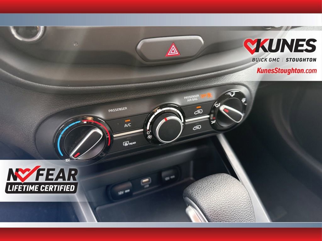Used 2025 Kia Soul LX w/ LX Technology Package image 32