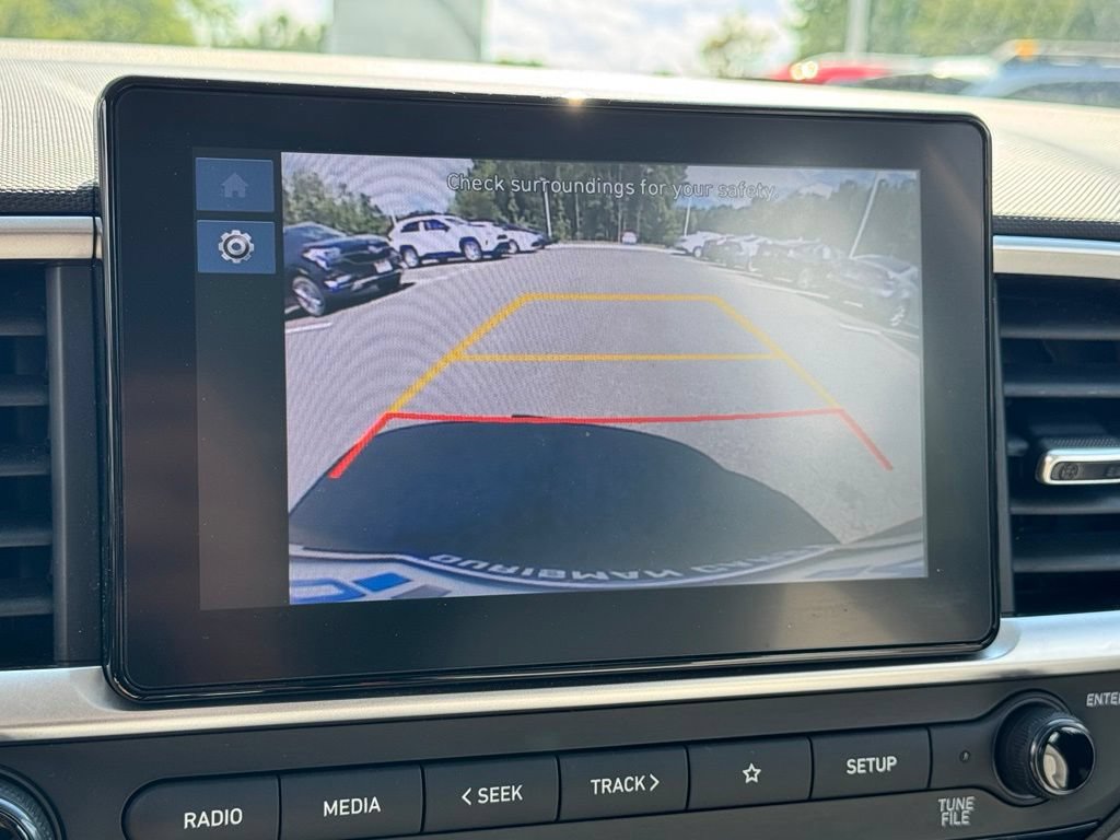 Used 2025 Hyundai Venue SEL FWD image 17